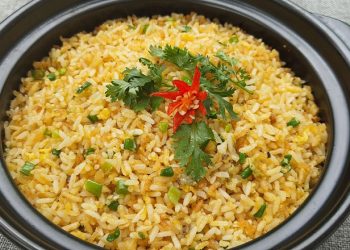 Cơm chiên cá mặn: 3 cách làm hấp dẫn, giòn béo, mặn mặn thú vị