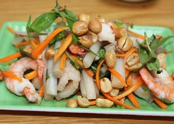 4 cách làm nộm ngó sen chua ngọt, giòn sần sật càng ăn càng thích thú