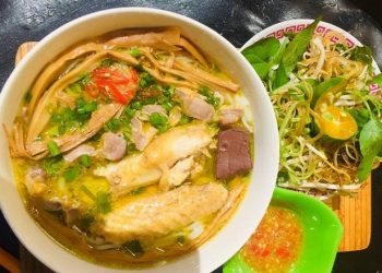 2 cách nấu bún gà thanh ngọt, thơm ngon đậm đà và cực bổ dưỡng