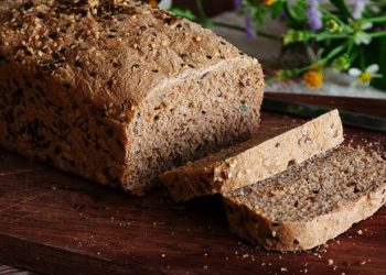 2 cách làm bánh mì nguyên cám “healthy” ăn không tăng cân