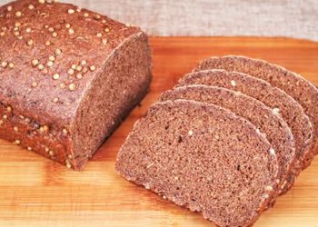 Cách làm bánh mì đen mềm xốp cho nàng giảm cân
