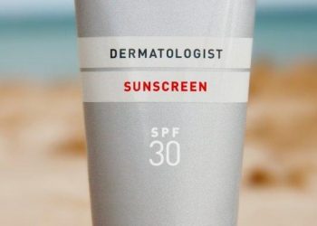 Review kem chống nắng quang phổ rộng Altruist Dermatologist Sunscreen SPF30