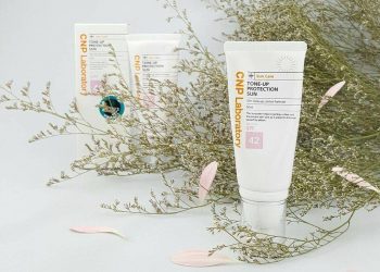 Review kem chống nắng cho da nhạy cảm CNP Laboratory Tone-Up Protection Sun SPF 42/PA+++