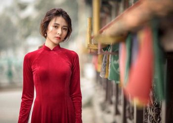 Những mẫu áo dài sành điệu cho nàng diện Tết