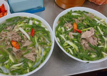 2 quán phở ‘đắt cắt cổ’ vẫn đông khách ở Hà Nội