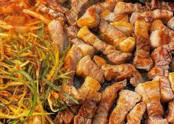 Vì sao người Hàn không lật thịt nướng quá 3 lần