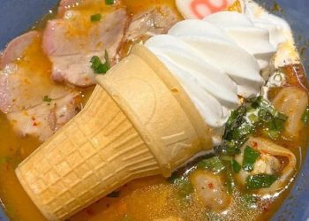 Trào lưu mì tomyum kem tươi gây chú ý ở Thái Lan