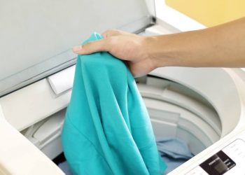 Đừng để quần áo xuất hiện các vết sờn vải làm bạn mất tự tin