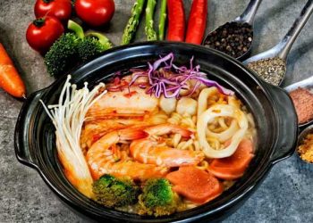 Bà bầu ăn mì cay được không và nên lưu ý đến những gì?