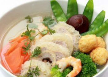 Món rất được yêu thích và không thể thiếu được trong mâm cơm Tết với đầy đủ rau củ thơm ngon chống ngán