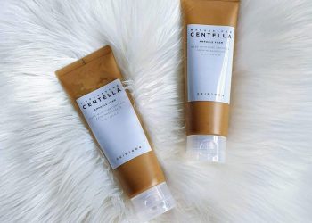 Review sữa rửa mặt SKIN1004 Madagascar Centella Ampoule Foam: Sạch mà không khô căng