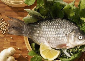 Mỗi lần vợ nấu món cá là chồng nhăn nhó khó chịu, khi hỏi mẹ chồng mới té ngửa là do mình