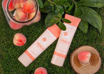 Review kem dưỡng trắng da Coringco Peach Whipping Tone Up Cream
