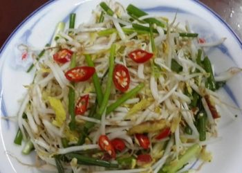 Dưa giá muối cùng loại củ gia vị này rất ngon giòn, giải nhiệt tốt, chuyên gia bày cách làm