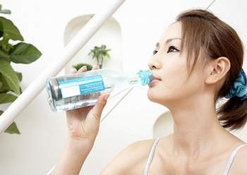 Nguyên nhân dẫn đến khô miệng bạn nên biết để có nụ cười tươi mát
