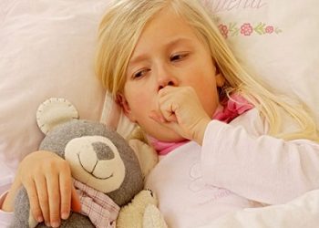 Hướng dẫn cha mẹ lựa chọn những thực phẩm cần tránh khi con bị ho