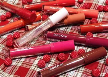 Review son Innisfree Fruity Squeeze Tint: son bóng cho đôi môi căng mọng