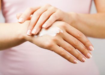 5 kem dưỡng da tay chất lượng tốt nàng không thể bỏ qua