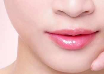 Nắm vững 4 tips dưỡng môi hồng hào tự nhiên cực kỳ đơn giản