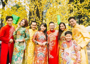 Giặt không thể thiếu xả: 4 cách chăm sóc áo dài luôn tươi mới đón tân niên
