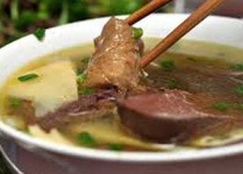 Thịt chả ai cũng biết, nhưng chả ngan nướng mới là đặc sản ngon tuyệt vời của người Hà Nội