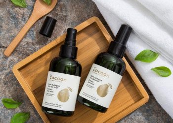 Review nước dưỡng tóc tinh dầu bưởi Cocoon Pomelo Hair Tonic