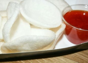 Chỉ 1-3 phút là có đĩa phồng tôm nở to, thơm nức cho cả nhà ăn mà không cần dùng dầu mỡ, để cả ngày vẫn giòn tan