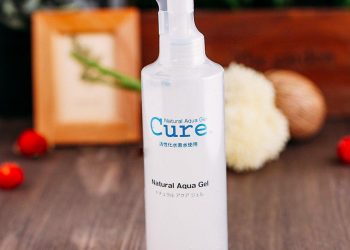 Review gel tẩy da chết Cure Natural Aqua Gel: Lành tính với ngay cả làn da nhạy cảm