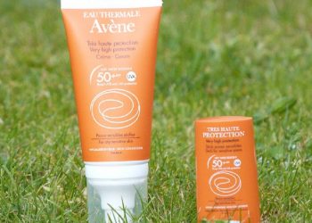 Review kem chống nắng Avene Very High Protection Emulsion SPF 50+, vừa chống nắng lại trắng da