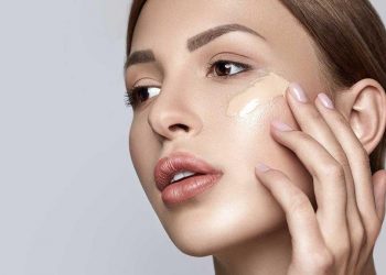 6 lỗi bạn thường mắc phải khi đánh kem nền