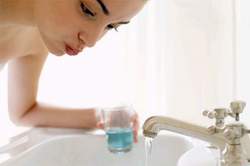 Viêm họng và việc sử dụng các dung dịch súc miệng đúng cách