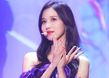 Phối đồ cực xinh như Mina (TWICE) với 5 mẹo đơn giản
