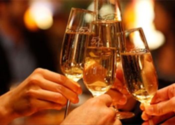 Cách uống rượu vừa đủ, không say xỉn tránh gây hại cho cơ thể