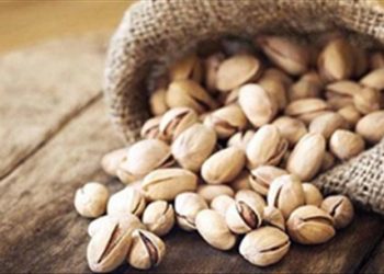 Cách nhận biết hạt dẻ cười bị tẩy trắng bằng hóa chất