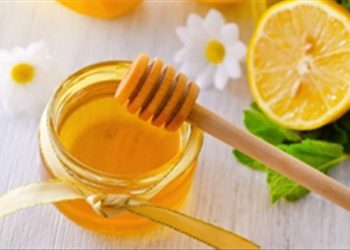 Chữa ho mùa lạnh với tỏi, cam, trứng, chanh đào và mật ong