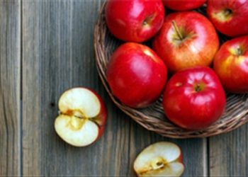 Nhận biết táo nhiễm độc bằng nước nóng là chưa có cơ sở