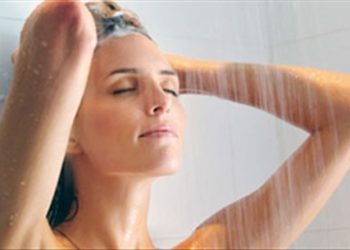 Mách nhỏ 10 mẹo hay khi tắm giúp da bạn sáng min hơn