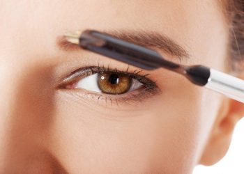 Tự tỉa lông mày tại nhà với 5 bước đơn giản