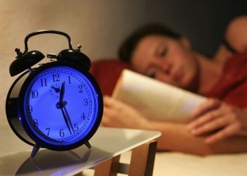 Tại sao người cao tuổi lại mất ngủ? Cách khắc phục