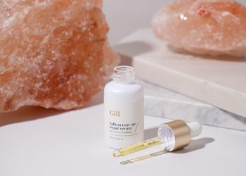 Review tinh chất tươi làm trắng da Gilaa Saffron Tone Up Repair Serum: “tưới nước” cho làn da căng bóng rạng ngời