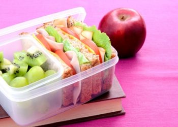 Mẹo khử mùi hộp nhựa cơm trưa cho dân văn phòng nên biết