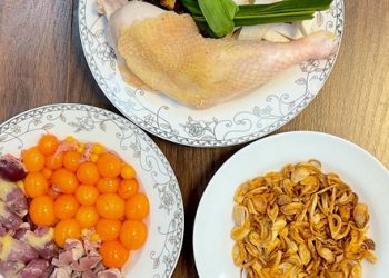 Món xôi gà nấm trứng non ai ăn cũng khen ngon, rất dễ làm, thắp hương thì đẹp thôi rồi, gái vụng đến mấy cũng thành đảm