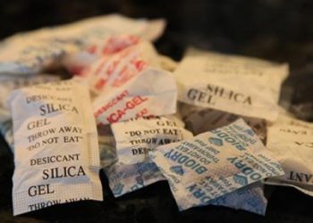 Ngạc nhiên với những tác dụng của gói hút ẩm không phải ai cũng biết
