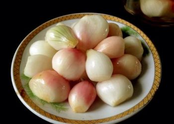 Hướng dẫn cách muối hành củ tươi chua ngon ăn dần dịp Tết