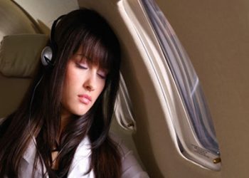 Mách nhỏ bí quyết để có giấc ngủ ngon trên máy bay