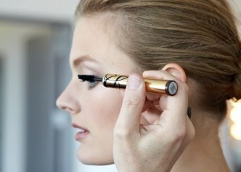 Những mẹo nhỏ giúp bạn dùng hết mỹ phẩm đến giọt cuối cùng