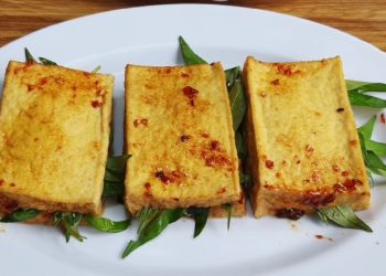 Cách làm đậu hũ kẹp rau răm