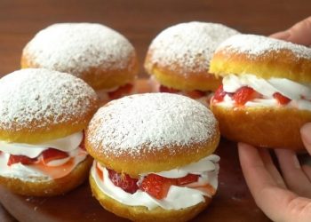 Công thức làm bánh rán nhân kem dâu Hàn Quốc ăn ngon hút hồn