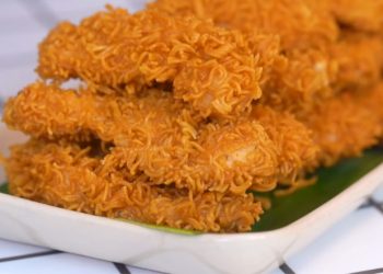 Mách bạn cách làm gà bọc mì tôm chiên giòn vạn người mê