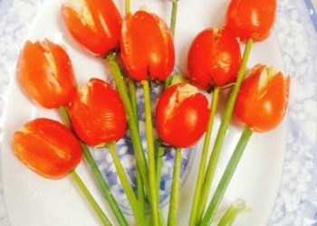 Salad cà chua (hoa tuylip)